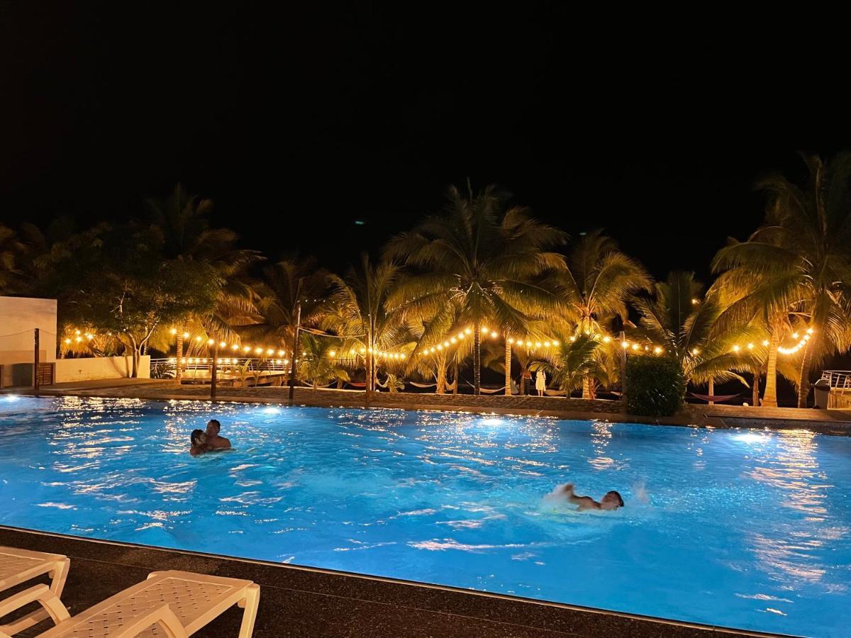 Resort Playa Azul Departamentos Frente Al Mar Tonsupa Exterior photo
