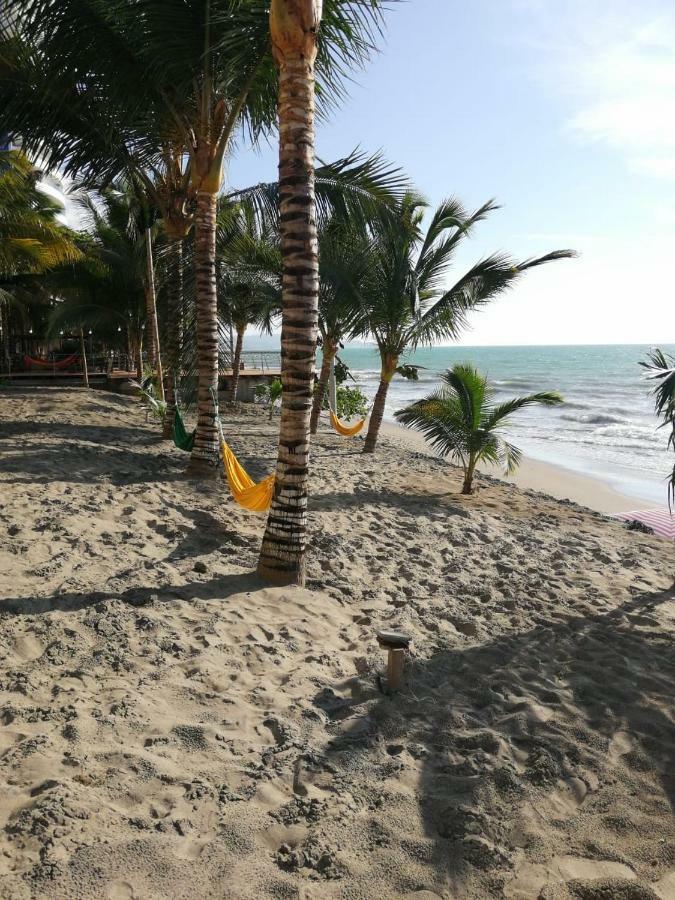 Resort Playa Azul Departamentos Frente Al Mar Tonsupa Exterior photo