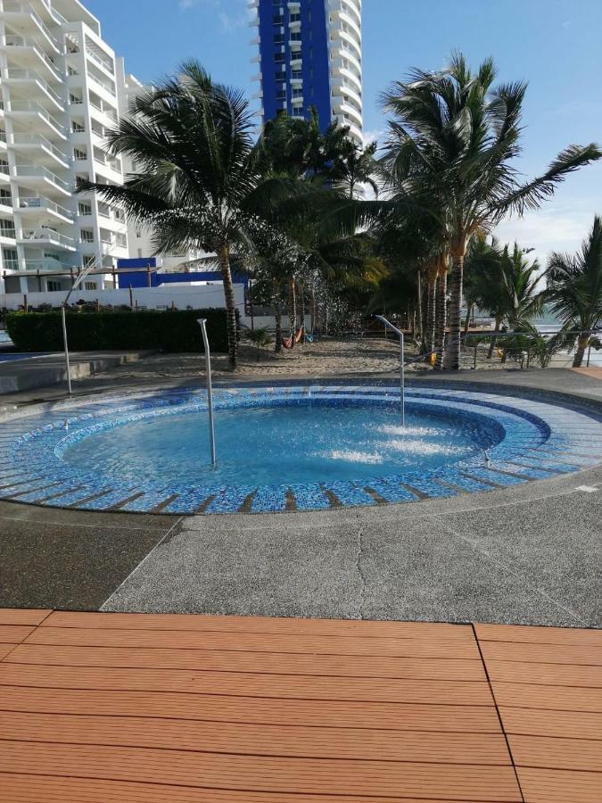 Resort Playa Azul Departamentos Frente Al Mar Tonsupa Exterior photo
